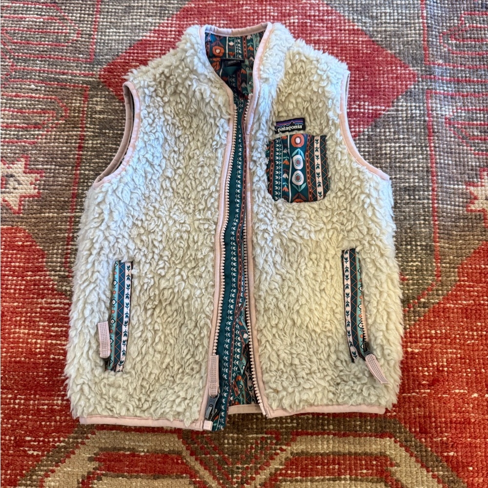 Patagonia Cream Fleece Vest with Colorful Pocket